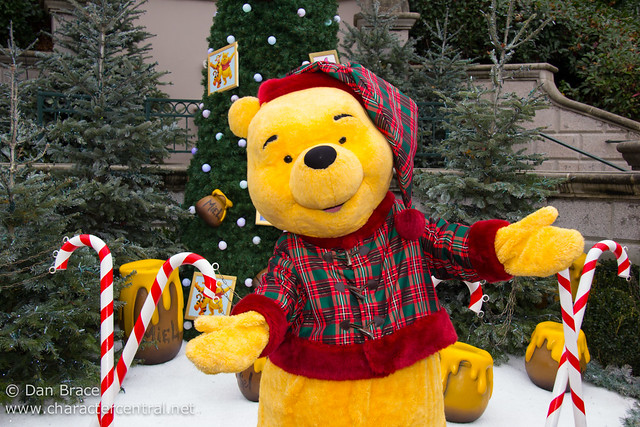 Christmas Winnie the Pooh