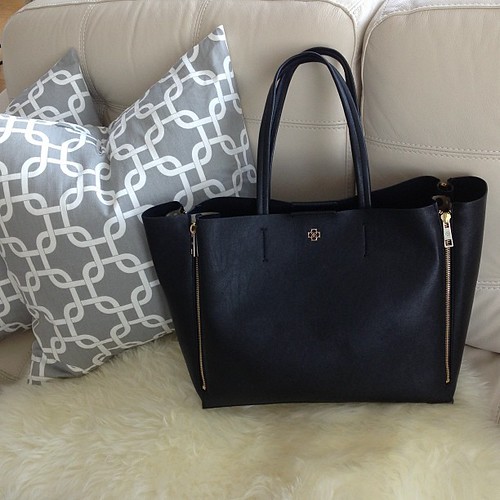 Ann Taylor Gallery Tote in black