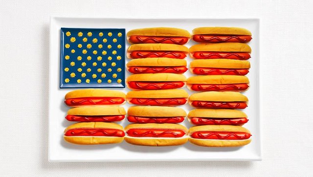 hot dogs make the shape of the american flag