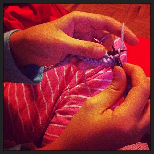 Little one is knitting tonight:) La piccola sta lavorando a maglia :)
