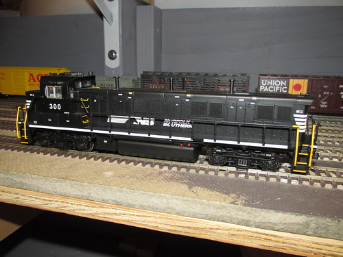 An H.O Scale model of a modern Norfolk Southern Railroad EMD "Genset" Hybrid diesel electric switcher locomotive. by Eddie from Chicago