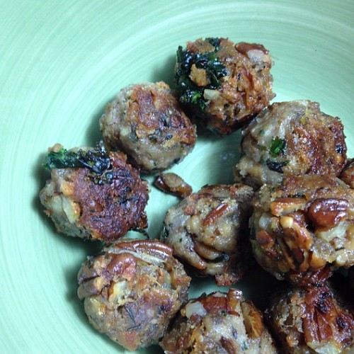 I am super excited about these mini #vegan meatballs made out of leftovers!