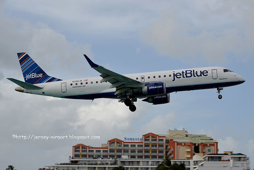N346JB Embraer 190 by Jersey Airport Photography