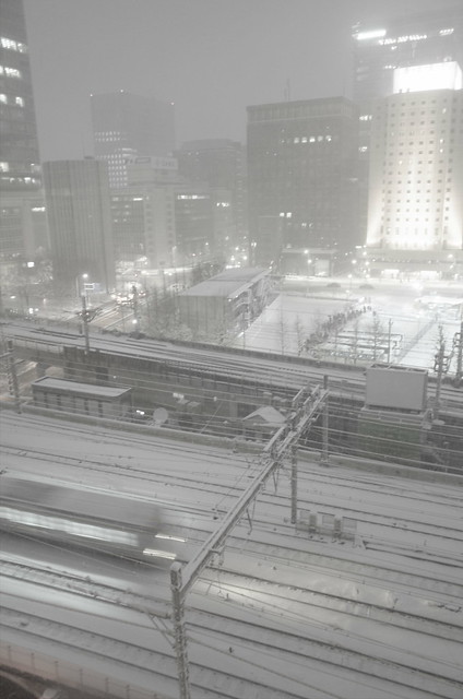 snowstorm at Tokyo Station 02