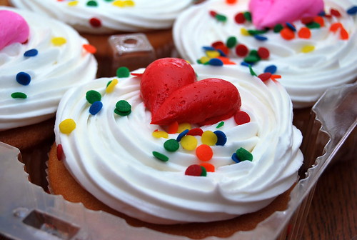V Day - cupcakes-001