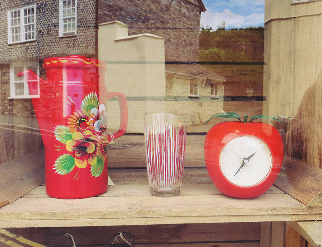 vintage jug apple clock