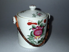 Ostfriesenrose, Tea Canister (with rattan handle)