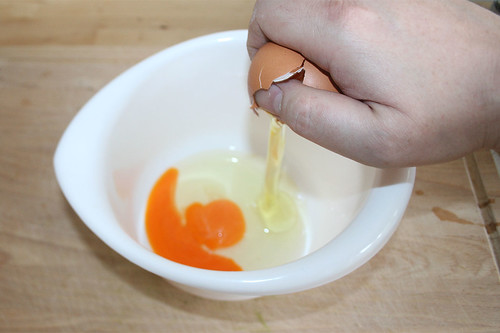 31 - Eier aufschlagen / Open eggs