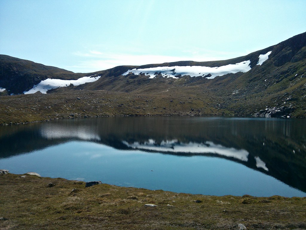 Loch na Eun and snowpatches