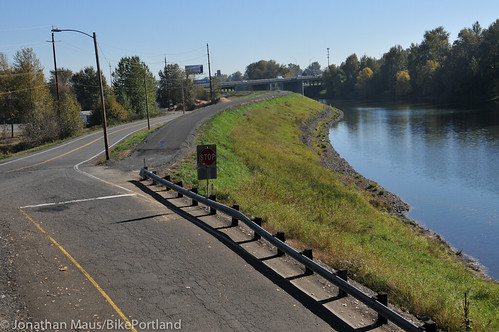 New section of Columbia Slough path-18