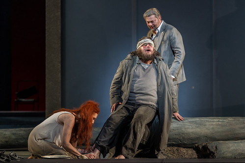 Angela Denoke as Kundry, Simon O'Neill as Parsifal and  René Pape as Gurnemanz in Parsifal © ROH / Clive Barda 2013