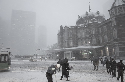 snowstorm at Tokyo Station 01