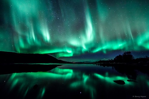 Nov 6. 2013 Green “claw” of auroras, over Roksøy, Sortland, Norway