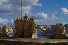 Crown above the Great Harbor