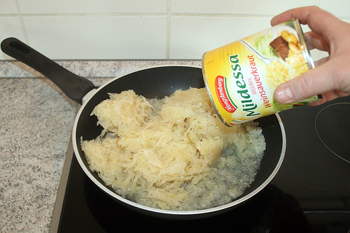 15 - Sauerkraut addieren / Add sauerkraut