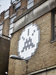 Space Invader in London - LDN_119 (2011-04)