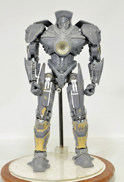 About That 18" Gipsy Danger "Pacific Rim" Toy from NECA / Preview Pages  from "Pacific Rim: Tales From Year Zero"