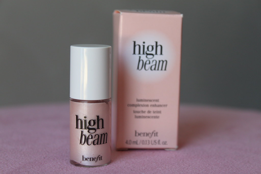 Australian Beauty Review Ausbeautyreview blog blogger benefit high beam cream highlighter shimmery pink champagne vibrant luminous aussie product illuminator swatch (2)