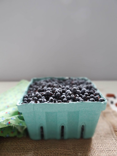 blueberry crumb tart