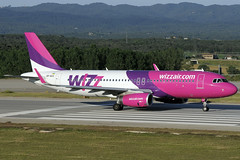 Wizz Air Ukraine A320-232 UR-WUC GRO 01/06/2013