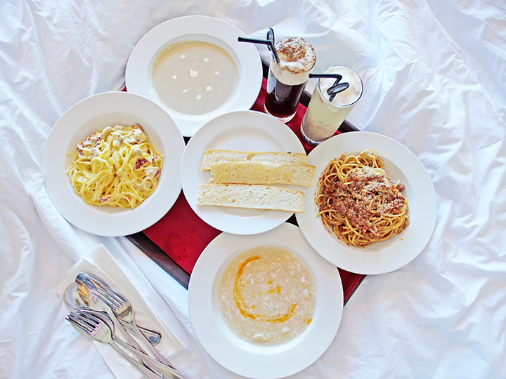 breakfast on bed