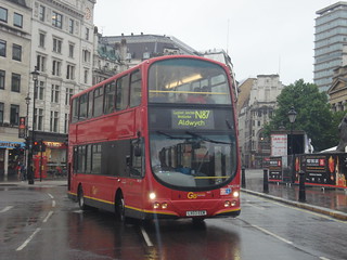 trafalgar square london general buses 22nd dawn route june night n87