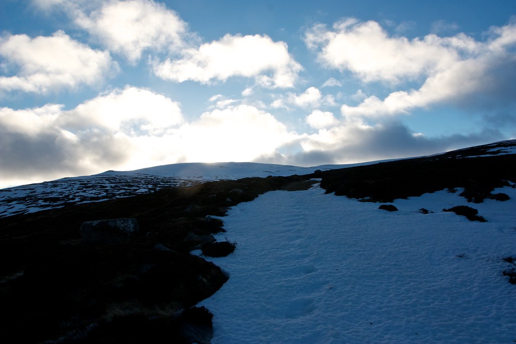 Snow track to Carn an Tuirc