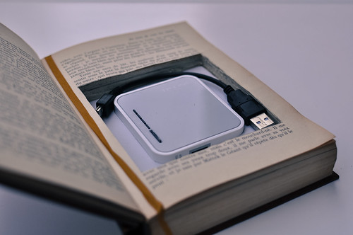 BiblioBox #LibraryBox by Sylvain Naudin