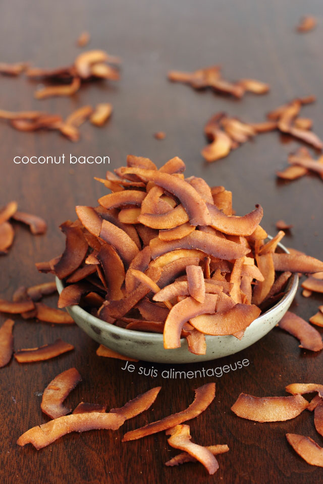 Coconut bacon, because you sometimes crave something smoky, salty and crunchy. | Je suis alimentageuse | #vegan #glutenfree #coconut #DIY
