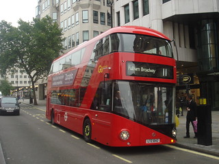 London General LT42 on Route 11, Charing Cross