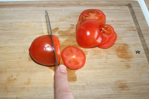 77 - Tomaten in Scheiben schneiden / Cut tomatoes in slices