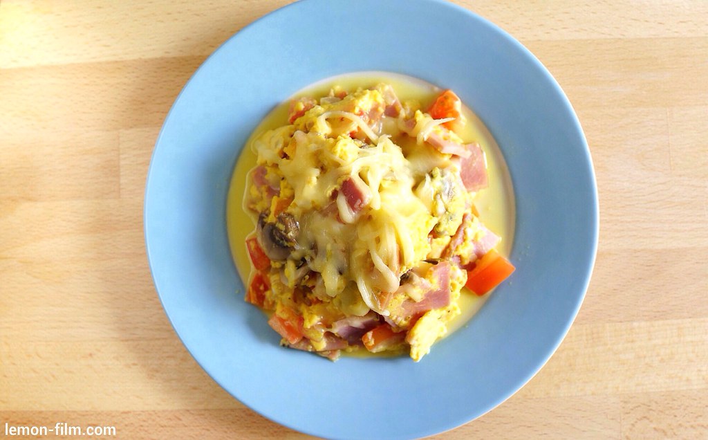 Cheesy Scrambled Egg Omelette