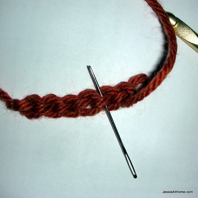 Quick-Scrap-Slip-Stitch-Bracelet-bottom-loop