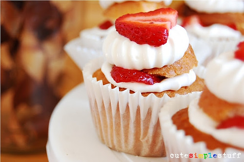 Strawberry-Cream Cheese Filled Cupcakes!