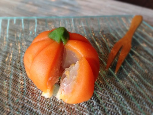 Hihou pumpkin-shaped wagashi