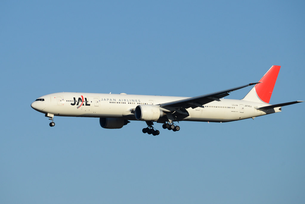JAL 777-300ER JA740J