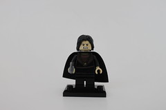 LEGO The Lord of the Rings Tower of Orthanc (10237) - Grima Wormtongue