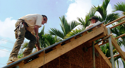 實踐和諧能源的願景 汗得學社的太陽房子