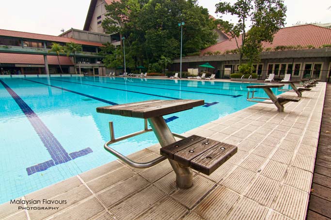 swimming-pool-close-up-holiday-villa-hotel-suites-subang