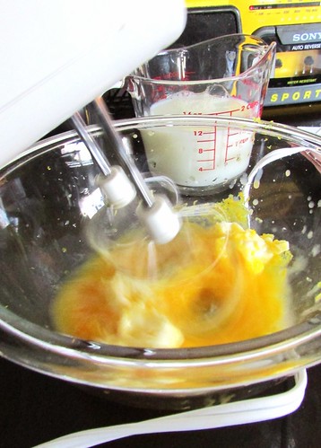 Kitchen Disaster: "Luscious" Lemon Cake (in a slow cooker)