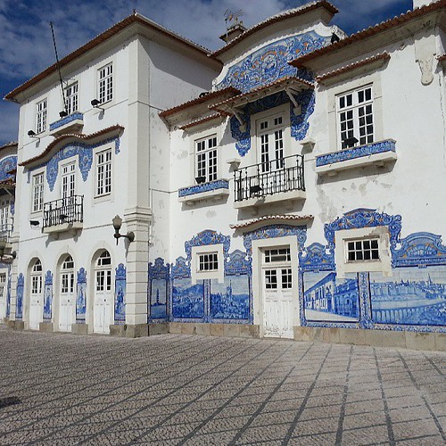 122 - Passeio com o Dinis,  antiga estação de comboios de Aveiro. by Gonçalo Matias