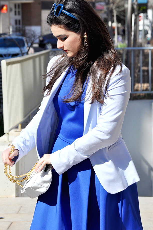 something fashion blogger valencia spain style, blue outfit blazer zara ted baker kipp dress, dolce&gabanna blue sunglasses vintage, snakeskin high heels, light blue zara blazer trend spring