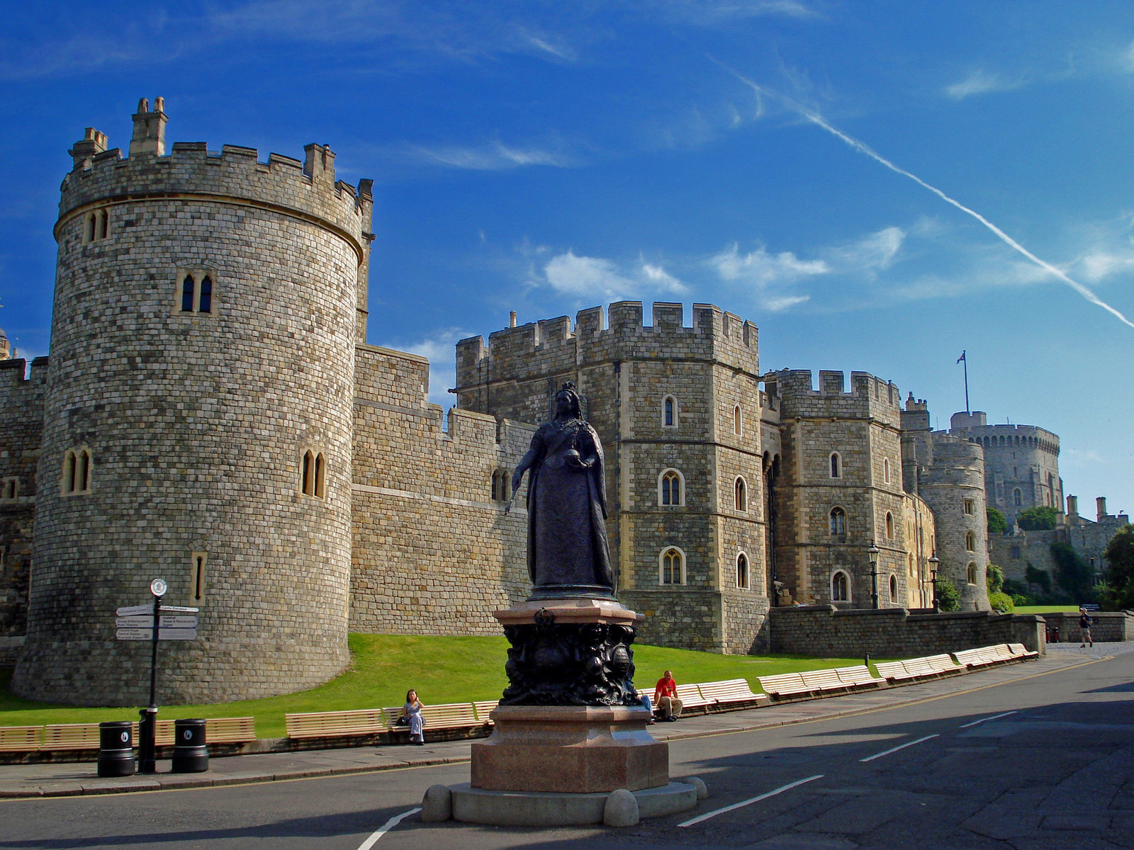 Windsor Castle at Castle Hill. Credit diamond geezer