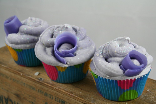 Lavender Oatmeal Cupcake Soap - The Daily Scrub (2)