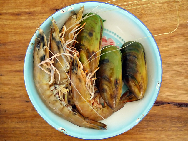 How to make tom hua pa - Lao fish head soup #3