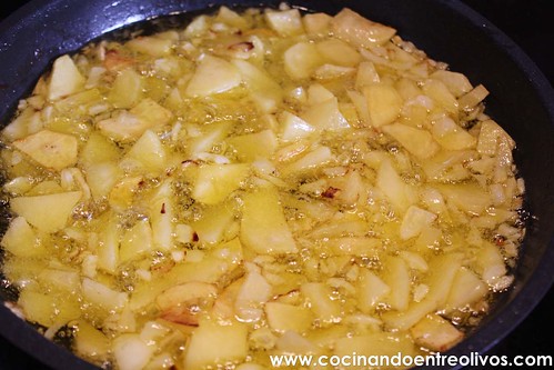 Pimientos verdes rellenos de tortilla de patatas www.cocinandoentreolivos (8)