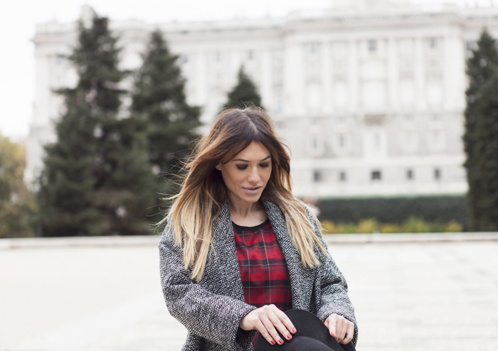 street style barbara crespo black and plaid outfit fashion blogger C&A gucci mustang