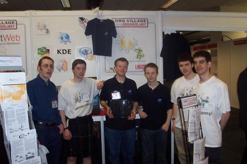 2004-04-21-linux-user-expo-rich-jonathan-chris-jeff-george-charles