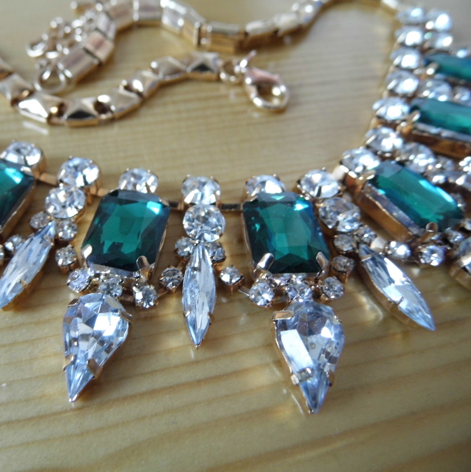 Green Jewelled Necklace