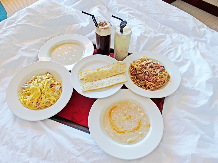 breakfast on bed